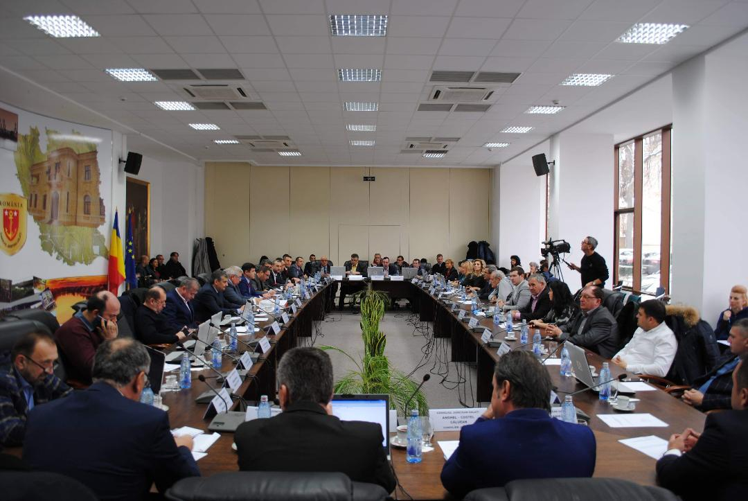 Moş Crăciun a adus bani pentru comune. Rectificare de buget, la sfârşit de an