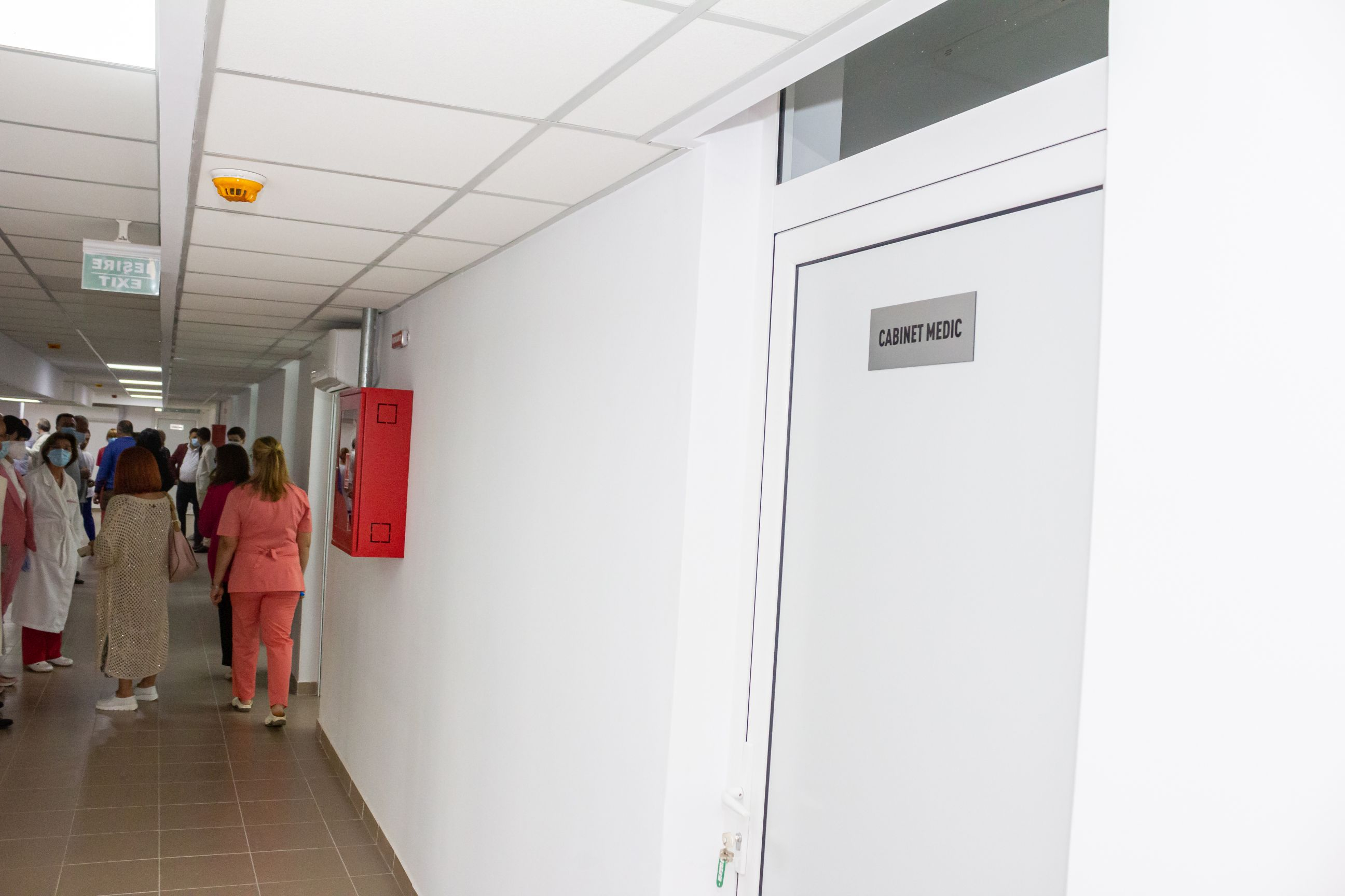 Un bolnav cu fractură se teme că nu va fi operat