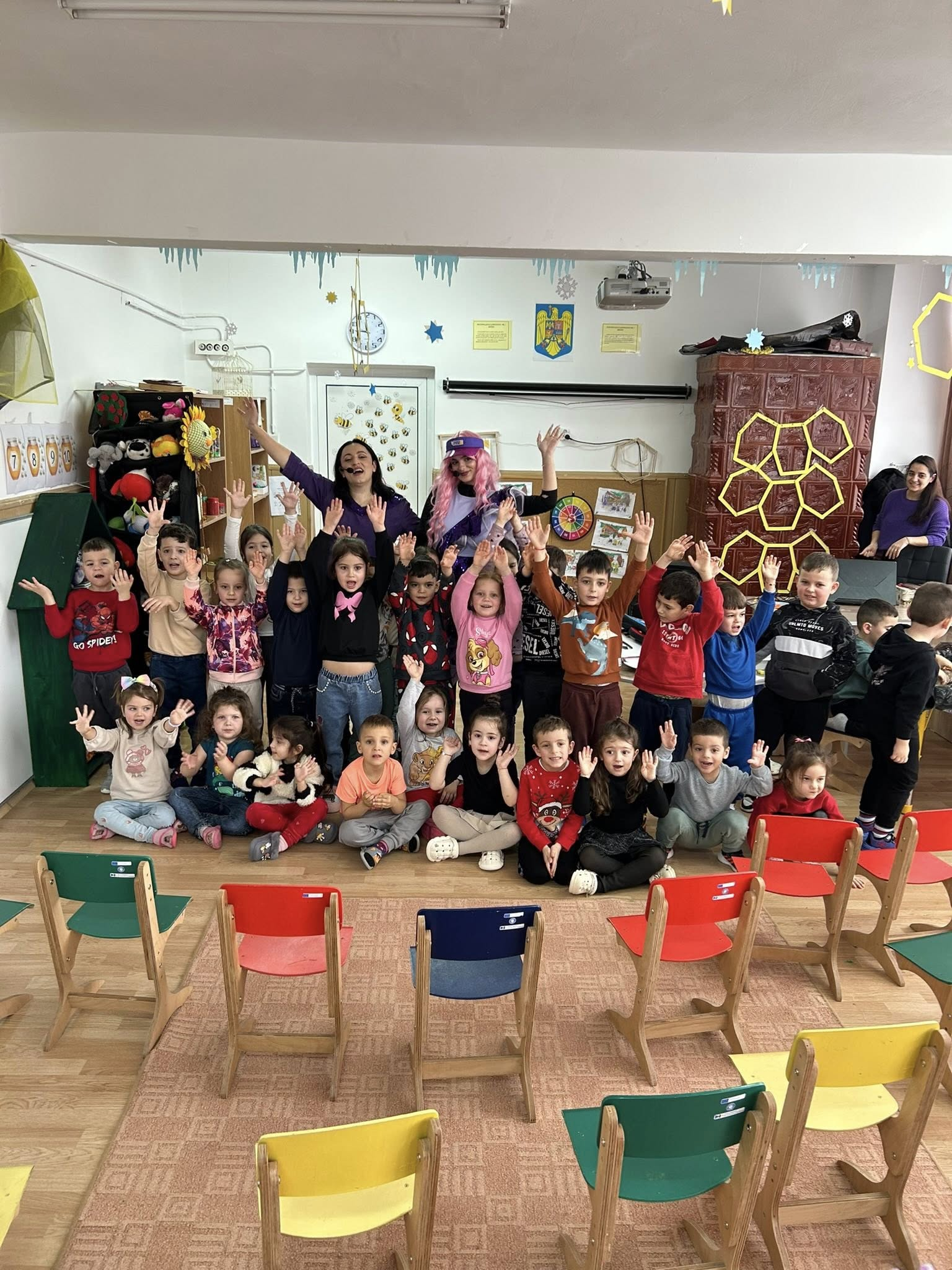 Caravana „Dodoroni” aduce bucuria spectacolului în școlile rurale