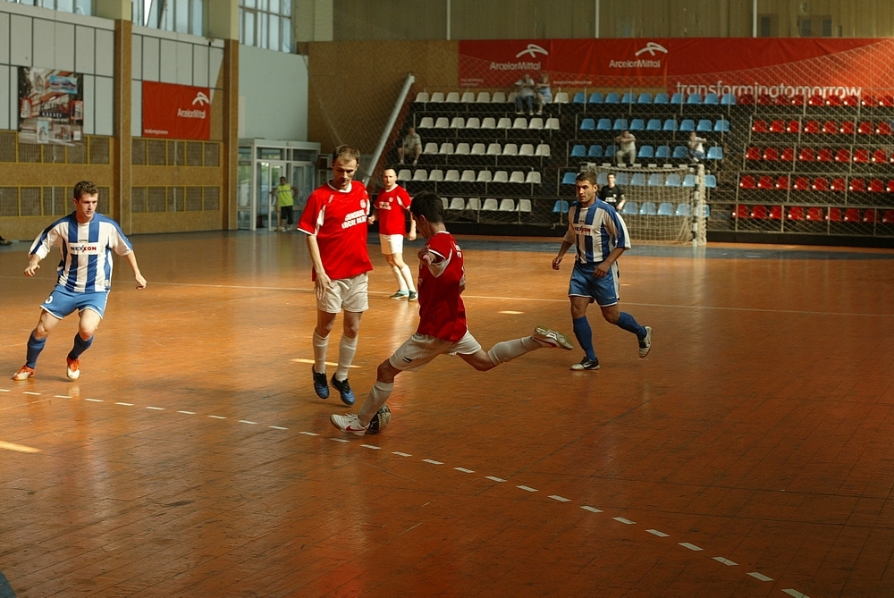 Condiţii improprii pentru transmisiuni: Stop televizărilor din sala Siderurgistul