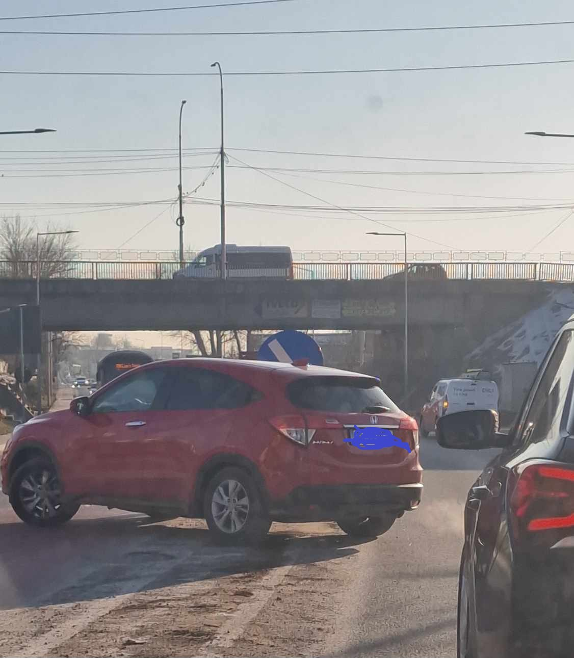 Un pensionar cu Honda, ”zmeu” pe linia continuă