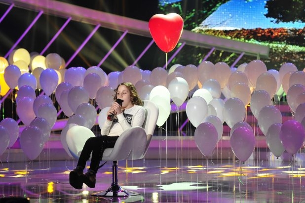 „Sunteţi tineri! Faceţi alt copil…”