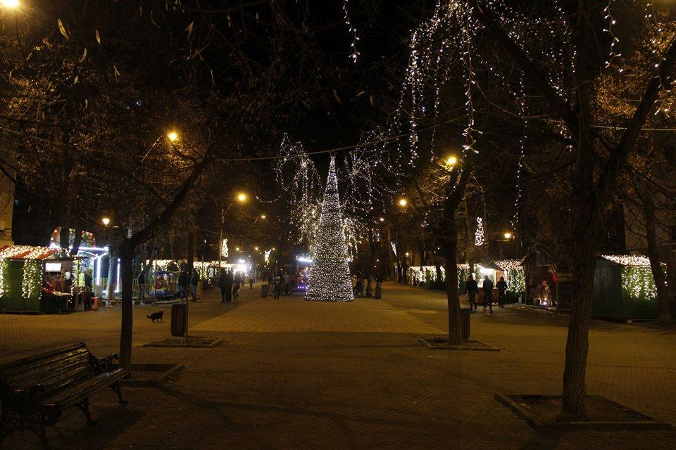 Contract de 1,7 milioane de lei pentru luminiţe de Crăciun