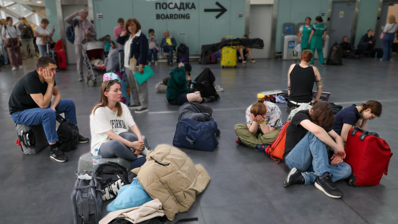 Haos pe aeroporturile din Moscova