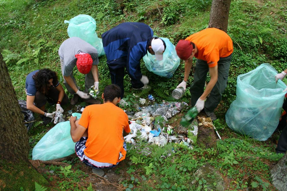 Gălăţeni, sunteţi aşteptaţi la ecologizare! Se face curăţenie în Ţiglina IV