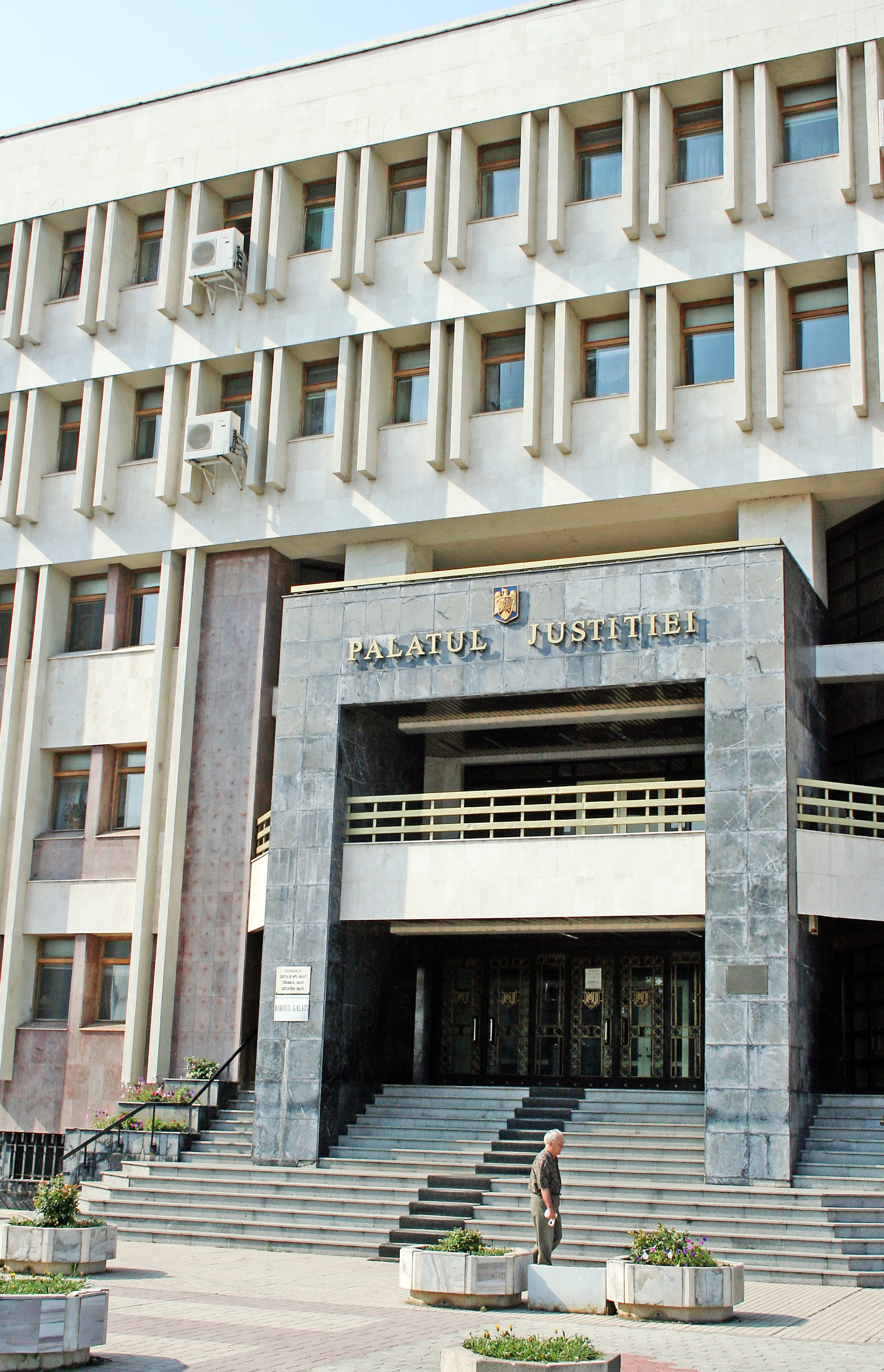 Dosarul şpăgii de la Finanţe a ajuns la Curtea de Apel după o lună