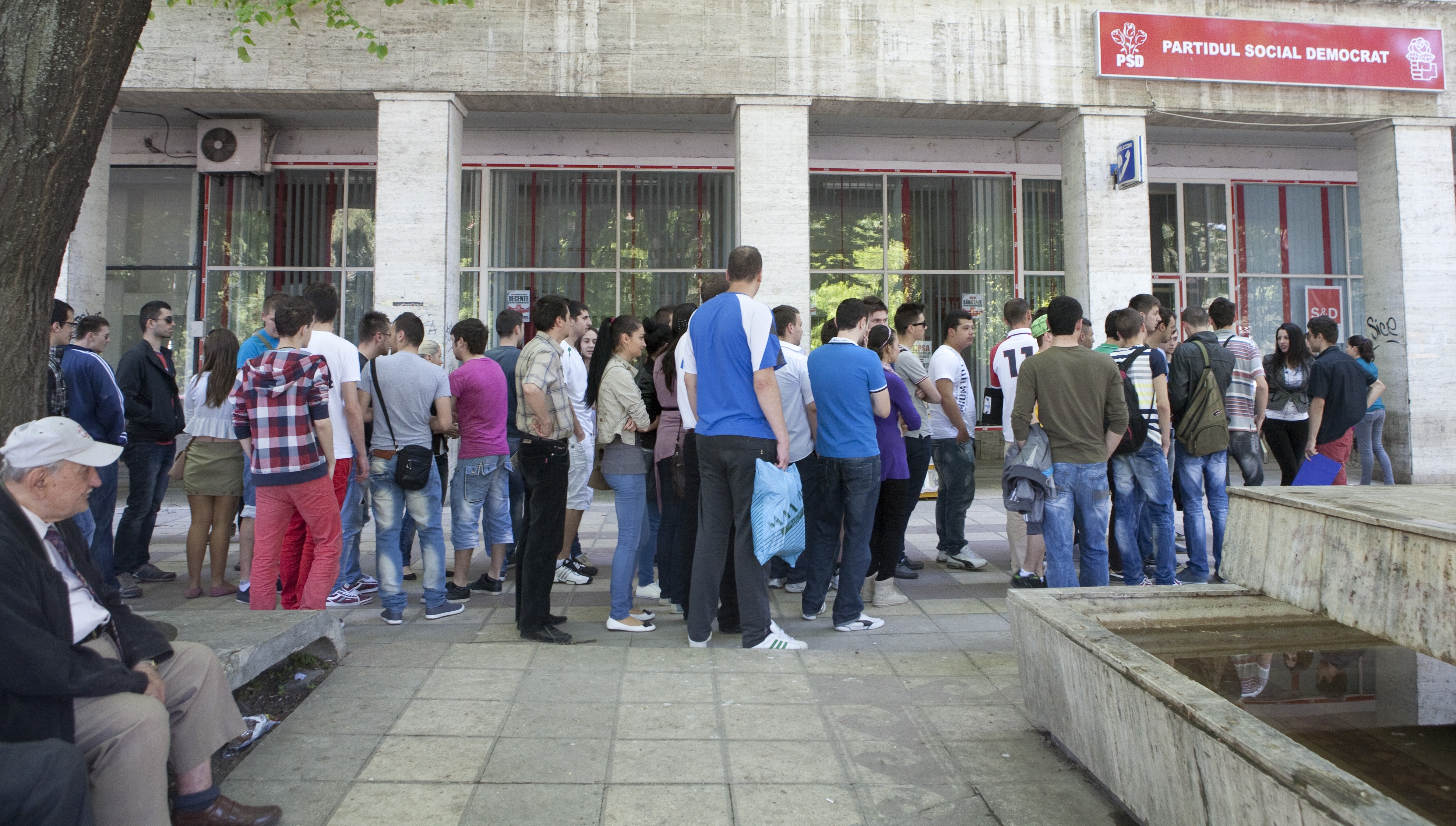 Tinerii din PSD Galaţi au demisionat în bloc 