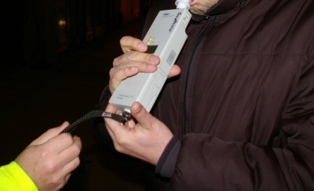 DOSAR PENAL pentru un bărbat prins BĂUT LA VOLAN