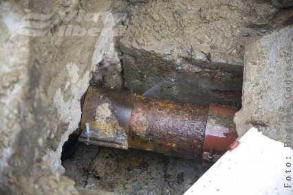 O conductă de apă rece s-a spart în Mazepa