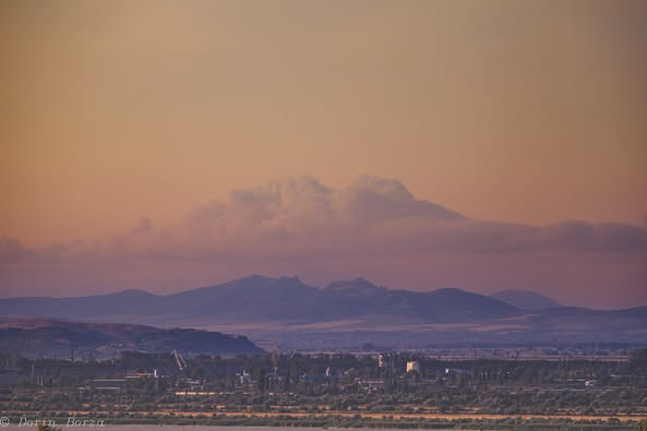Poza zilei. Munţii Dobrogei şi-au tras nori la copiator