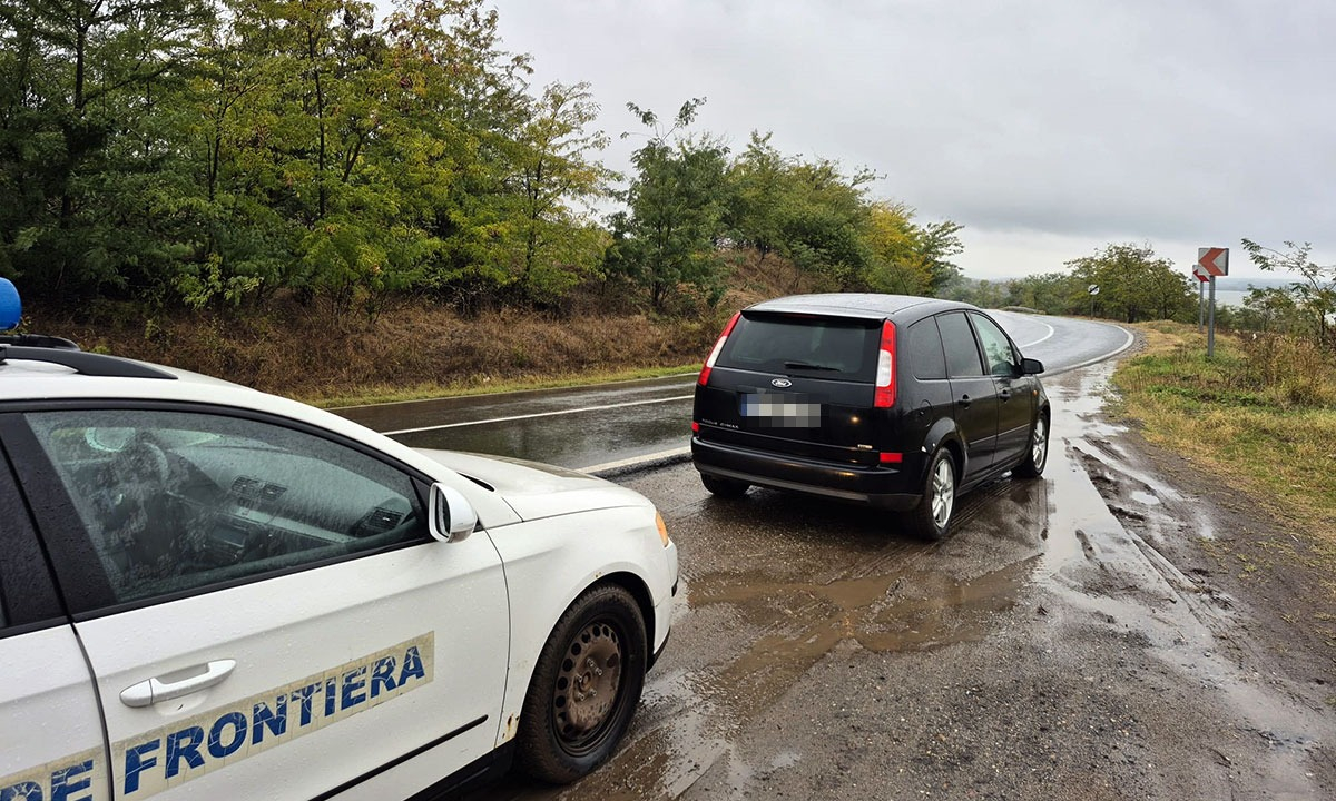 La volan pe DN, cu permisul de conducere suspendat