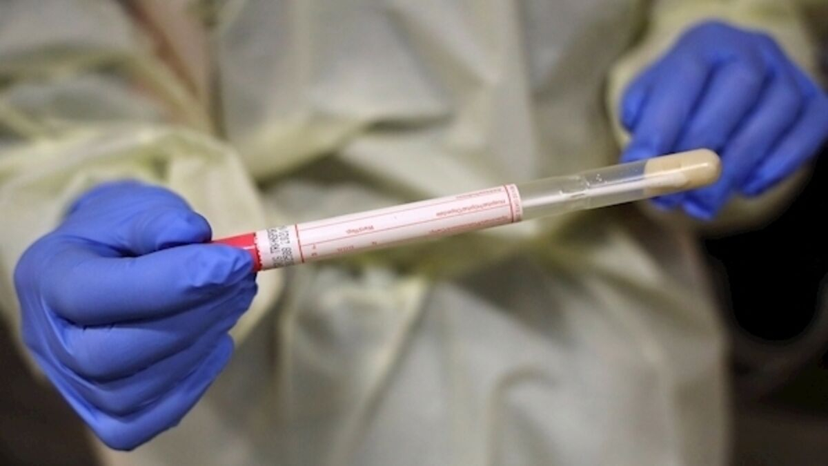 Noua tulpină a COVID-19, riscuri scăzute pentru sănătatea publică