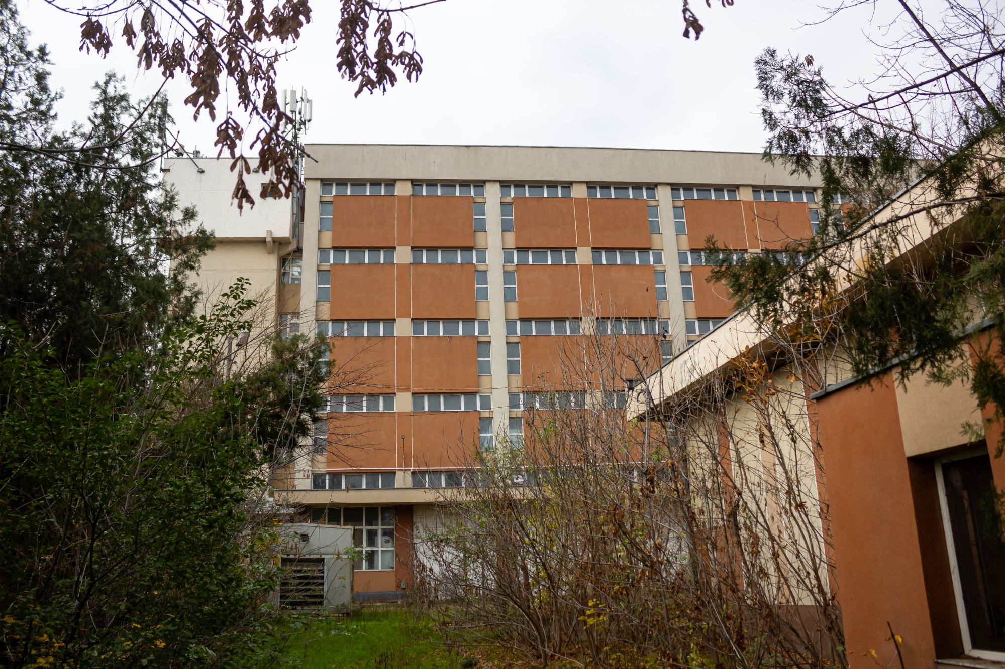 Alte clădiri ale Telekom s-au dovedit afaceri bune, dar cine va lua potul cel mare? Cine face un spital clinic universitar în centrul oraşului (II)