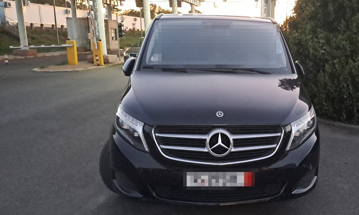 Autoturism căutat în Italia și Germania, oprit la frontieră în Galați