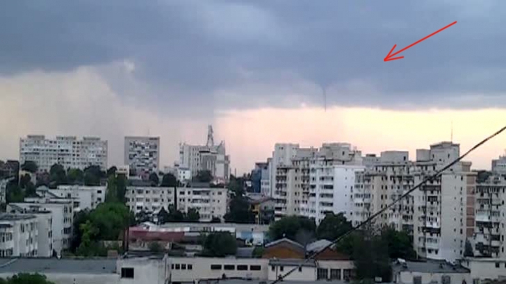 TORNADĂ de mici dimensiuni formată la Galaţi (VIDEO)