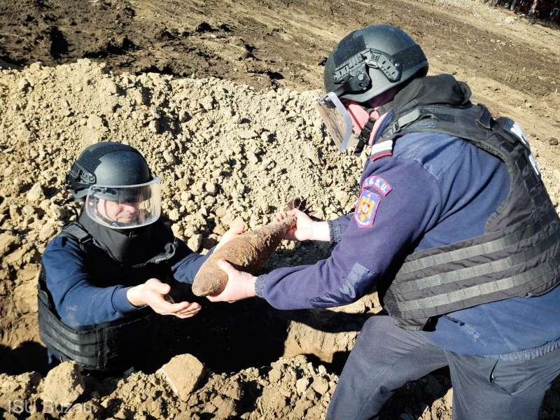 Mii de proiectile descoperite la Râmnicu Sărat