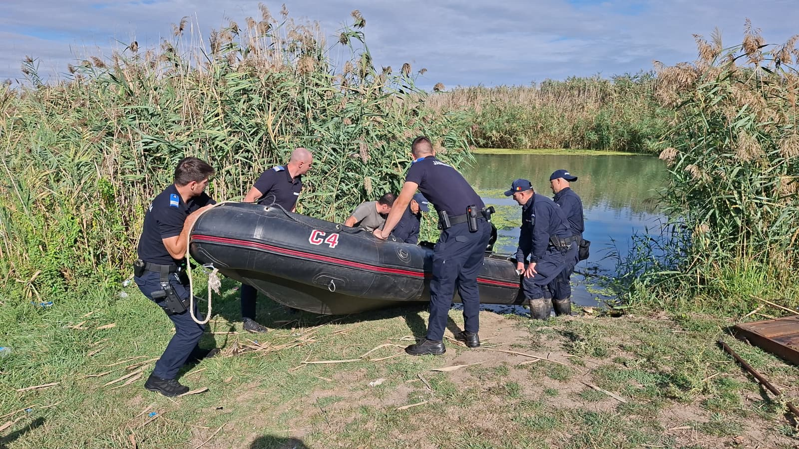 Jandarmii au făcut controale pentru prevenirea și combaterea pescuitului ilegal (FOTO & VIDEO)