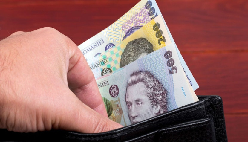 Cât a scos din buzunar un șofer care a trecut pe roșu. Polițiștii i-au făcut o surpriză