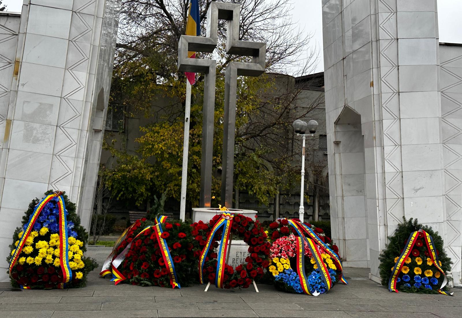 Omagiu adus eroilor Revoluţiei din decembrie 1989