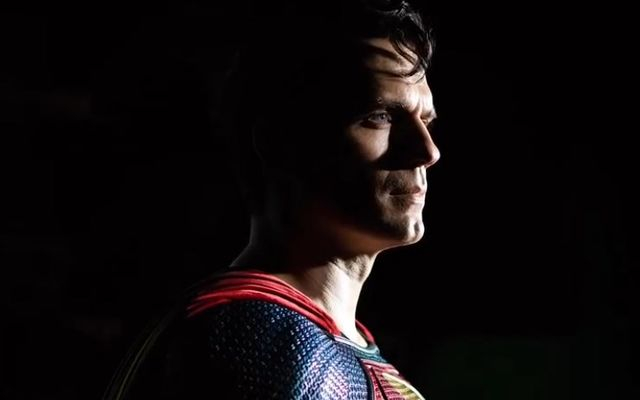 Henry Cavill revine în rolul lui Superman