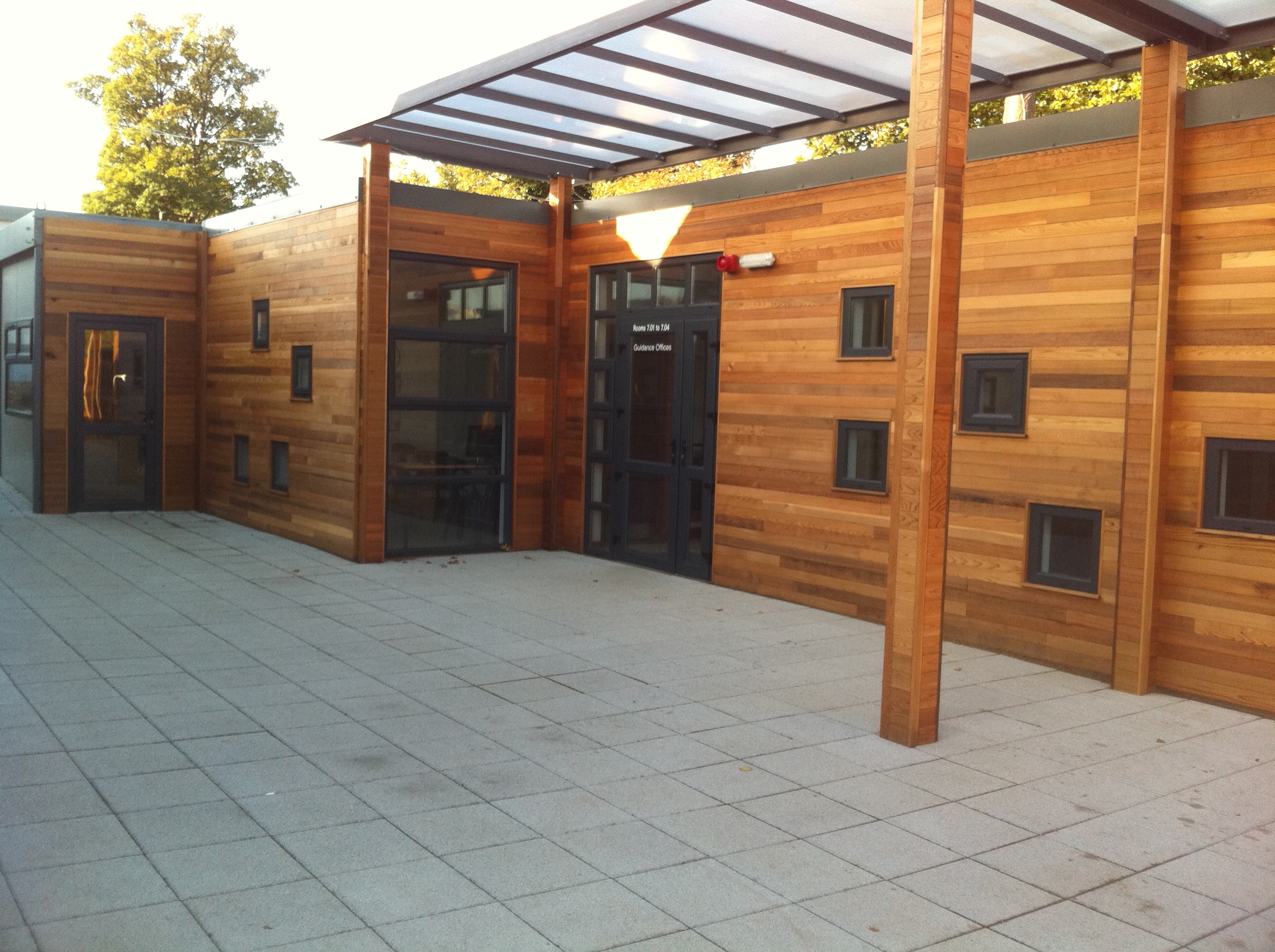 Avantajele caselor din lemn: Locuinţa construită în 12 ore