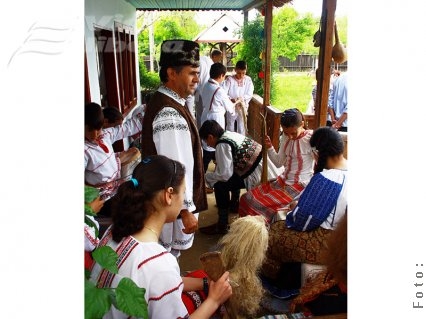 Veşnicia va muri la sat