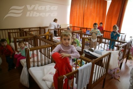 La Galaţi nu există tichete de creşă