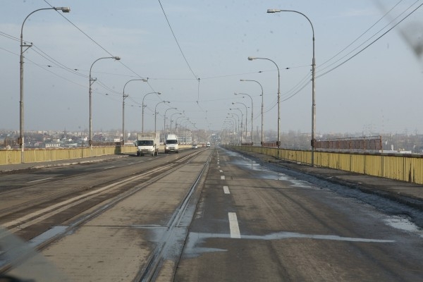 Când se va putea circula pe VIADUCT? Siderurgiştii, nemulţumiţi că LUCRĂRILE nu au fost finalizate