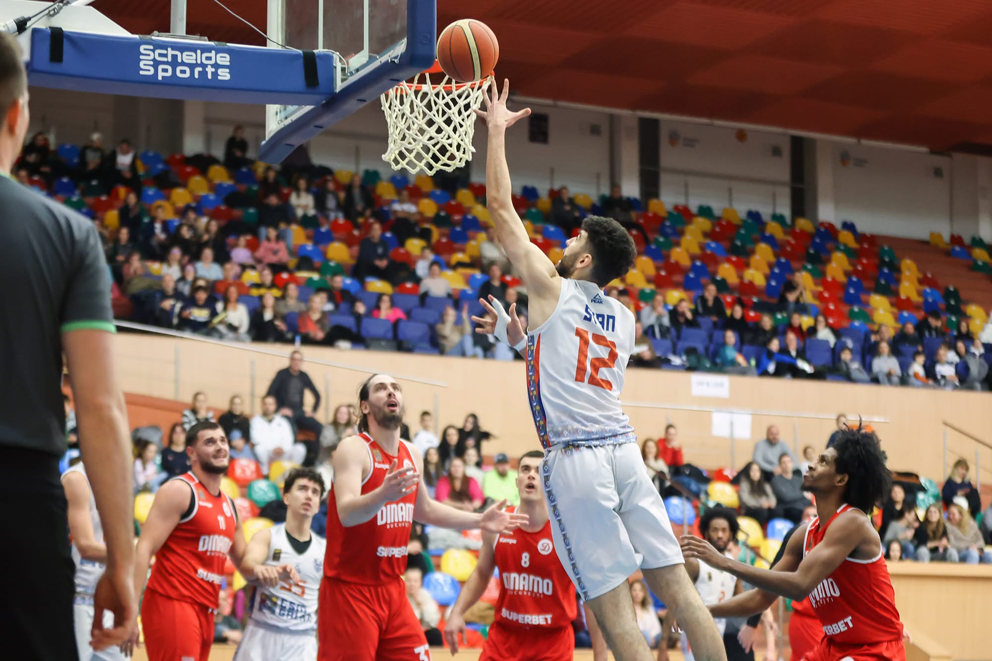 Succes surprinzător pentru baschetbaliştii de la CSM Galați