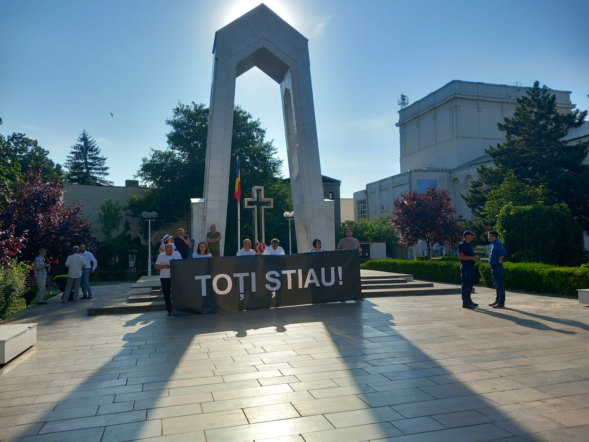 Protest USR la Prefectură