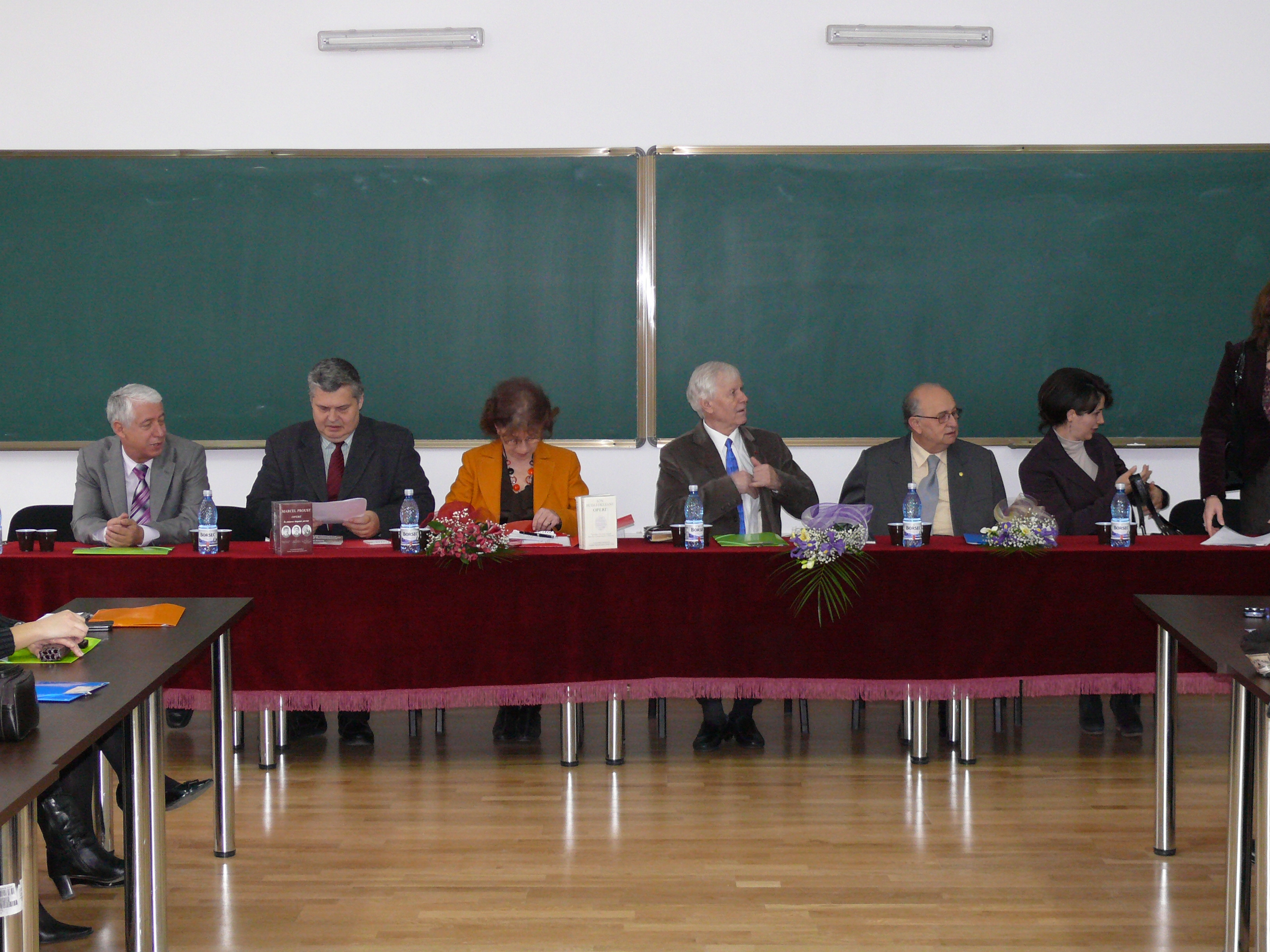 La Facultatea de Litere Galaţi - Femeia, între personaj social şi literar