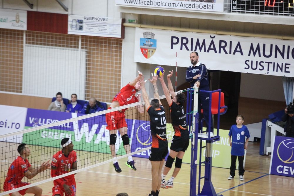 Voleibaliștii de la Arcada au făcut un pas uriaş spre optimile Challenge Cup