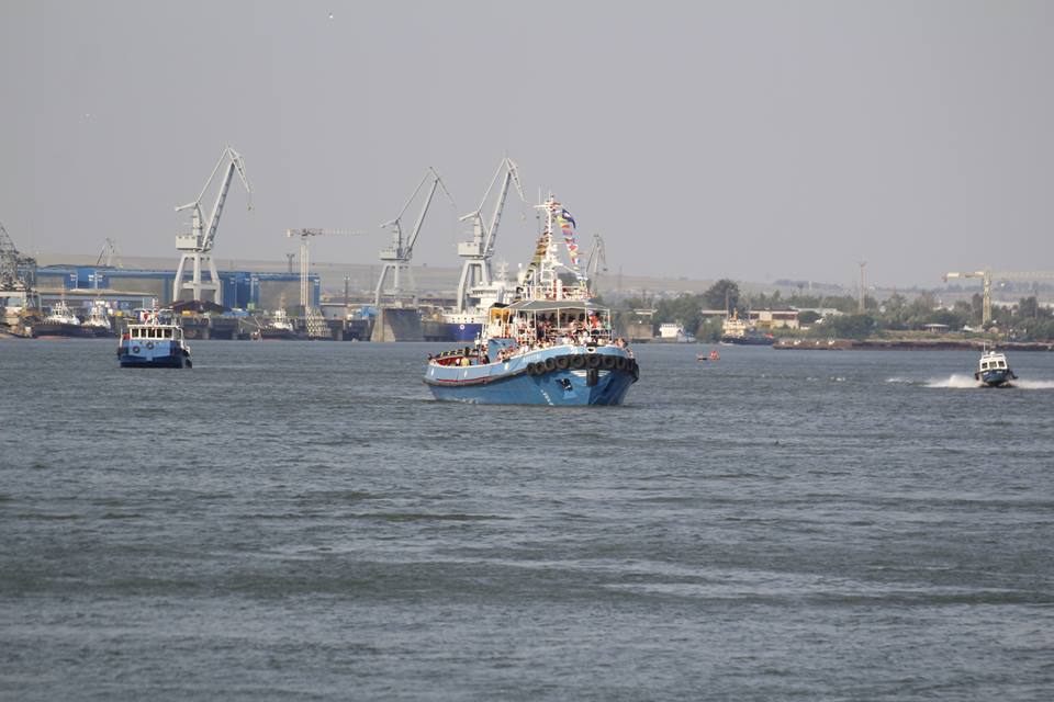 Brăila îşi cumpără şalupă, Galaţiul ţine degeaba o navă