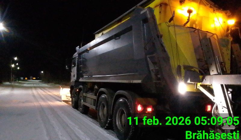 Intervenţii pentru deszăpezire şi combaterea poleiului, pe drumurile judeţene