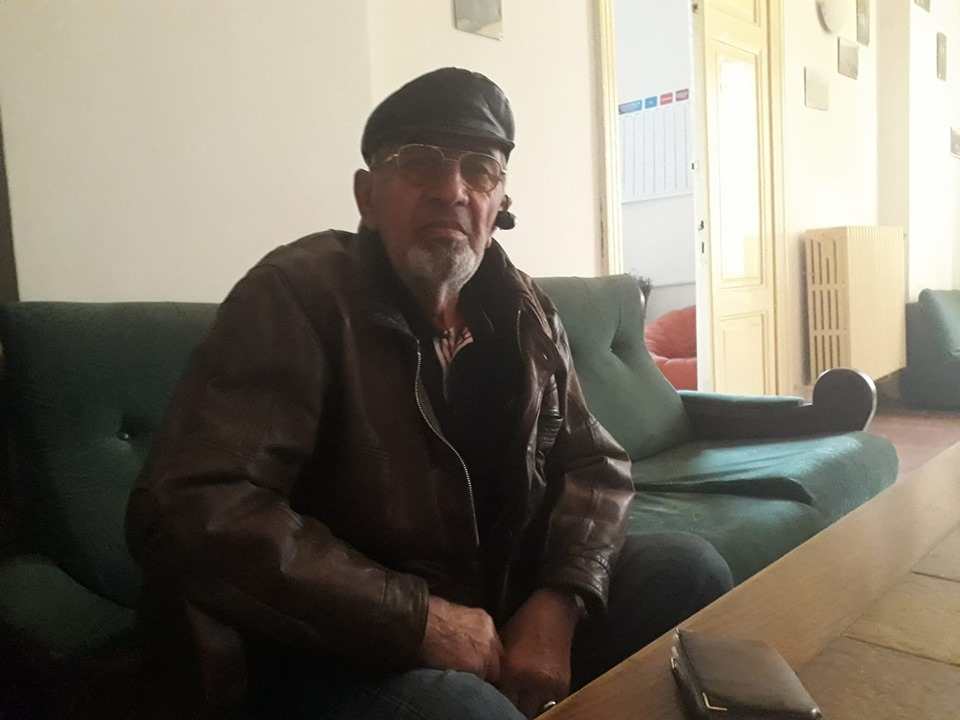 Un gălăţean îşi caută actele pierdute la librărie