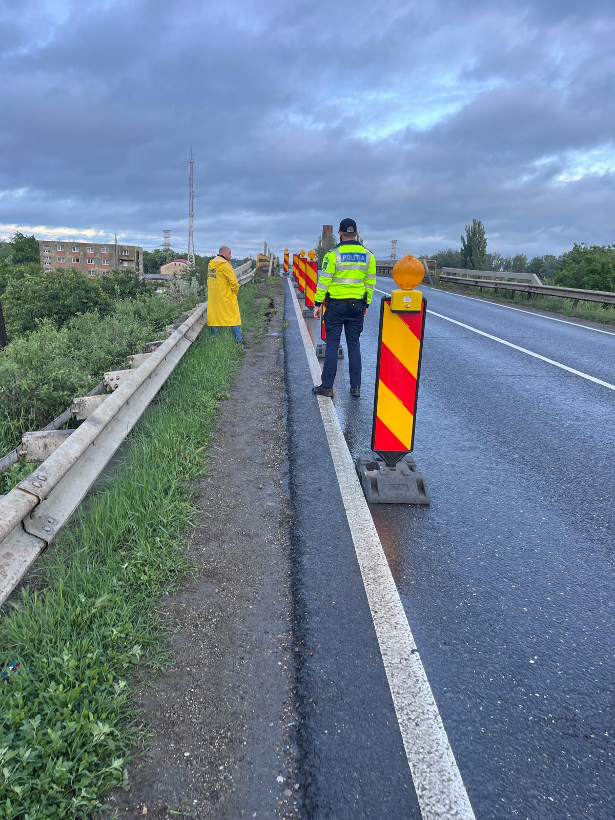 UPDATE: Traficul pe drumul de Tecuci a fost reluat. Se mențin restricțiile de viteză