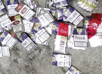 Unde a ASCUNS un bărbat ŢIGĂRILE de contrabandă