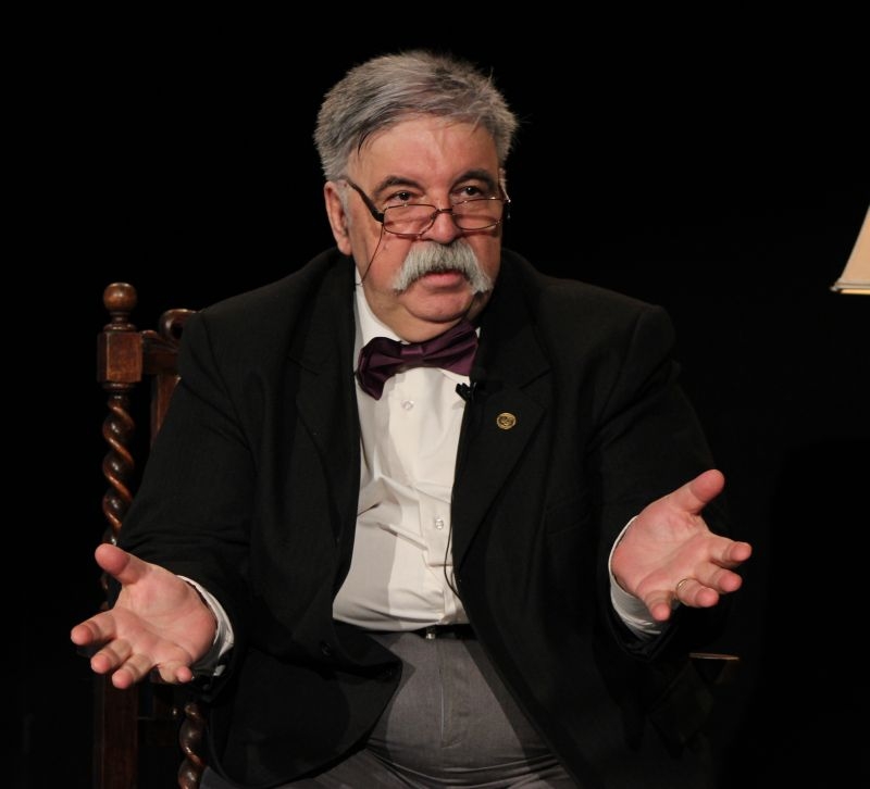 "INTERVIURI DE TOP" - Prof.dr. Florin Tudose: "Cocalarii şi piţipoancele distrug moralul naţiunii"