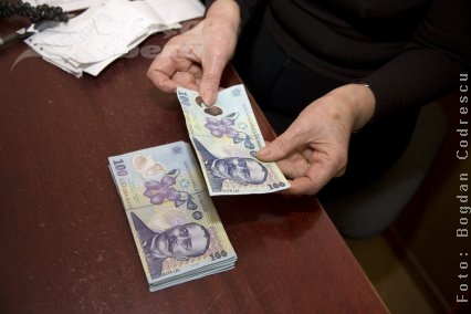 Atenţie, banii falşi atacă!