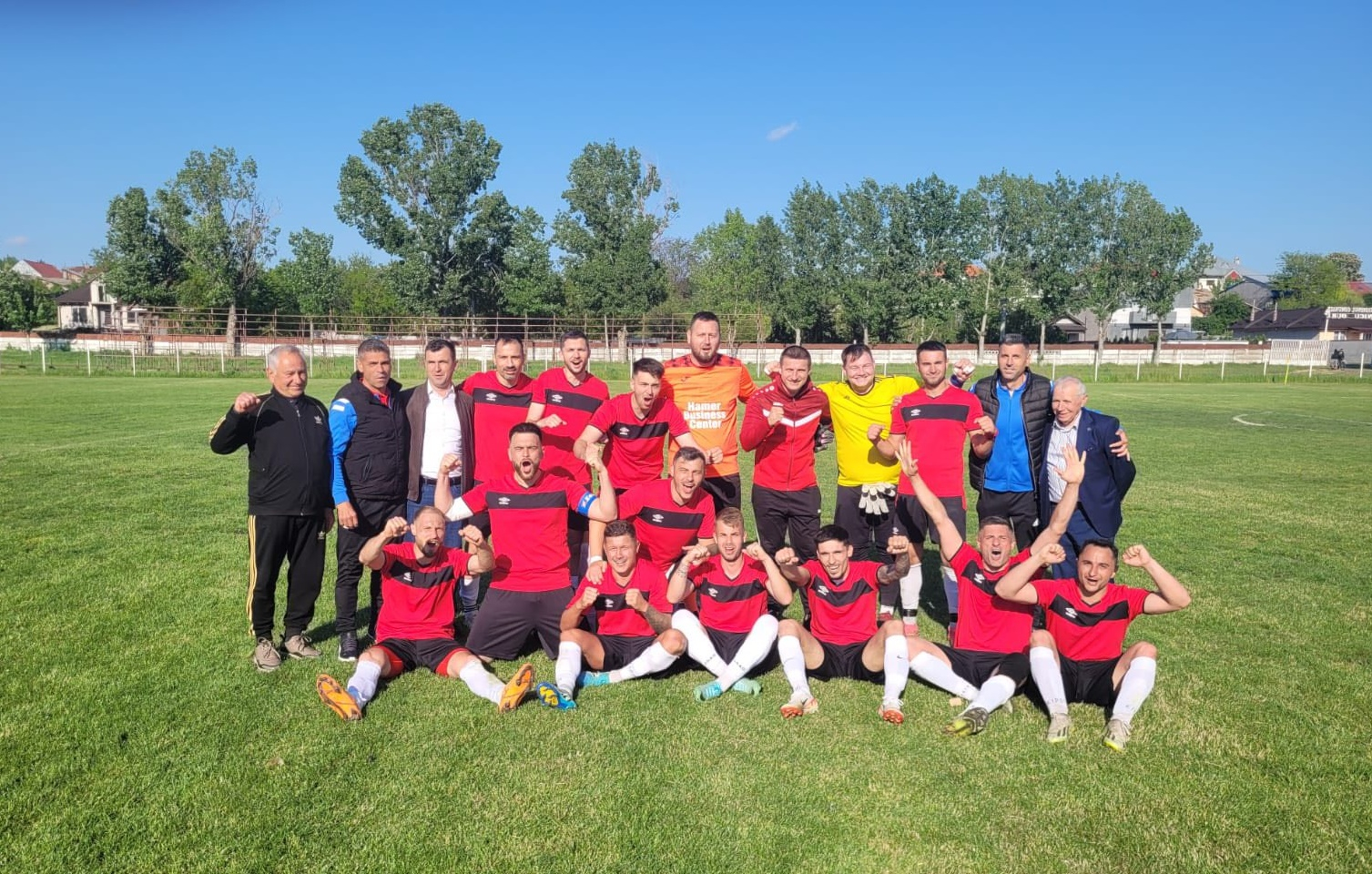 Campionii judeţeni au încheiat sezonul cu o înfrângere