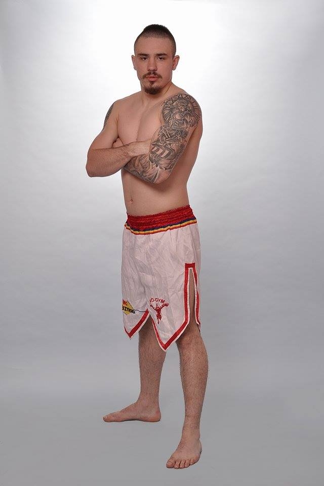 Campionul mondial Superkombat trece la boxul profesionist, vineri, la Patinoarul “Dunărea”