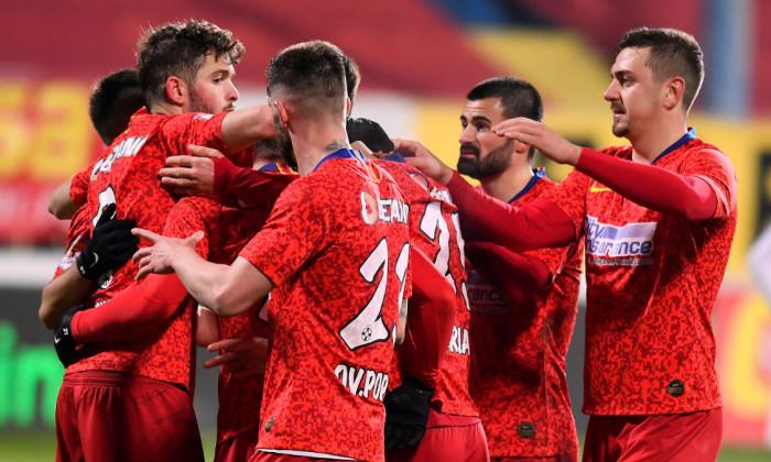 FCSB se califică la masa verde în optimile Cupei