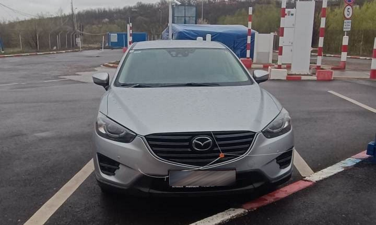 A încercat să iasă din țară cu o mașină căutată de poliția italiană