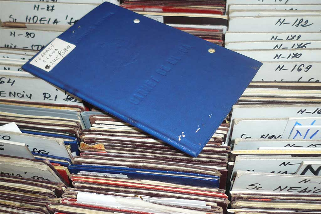 Cum intri în posesia carnetului de muncă