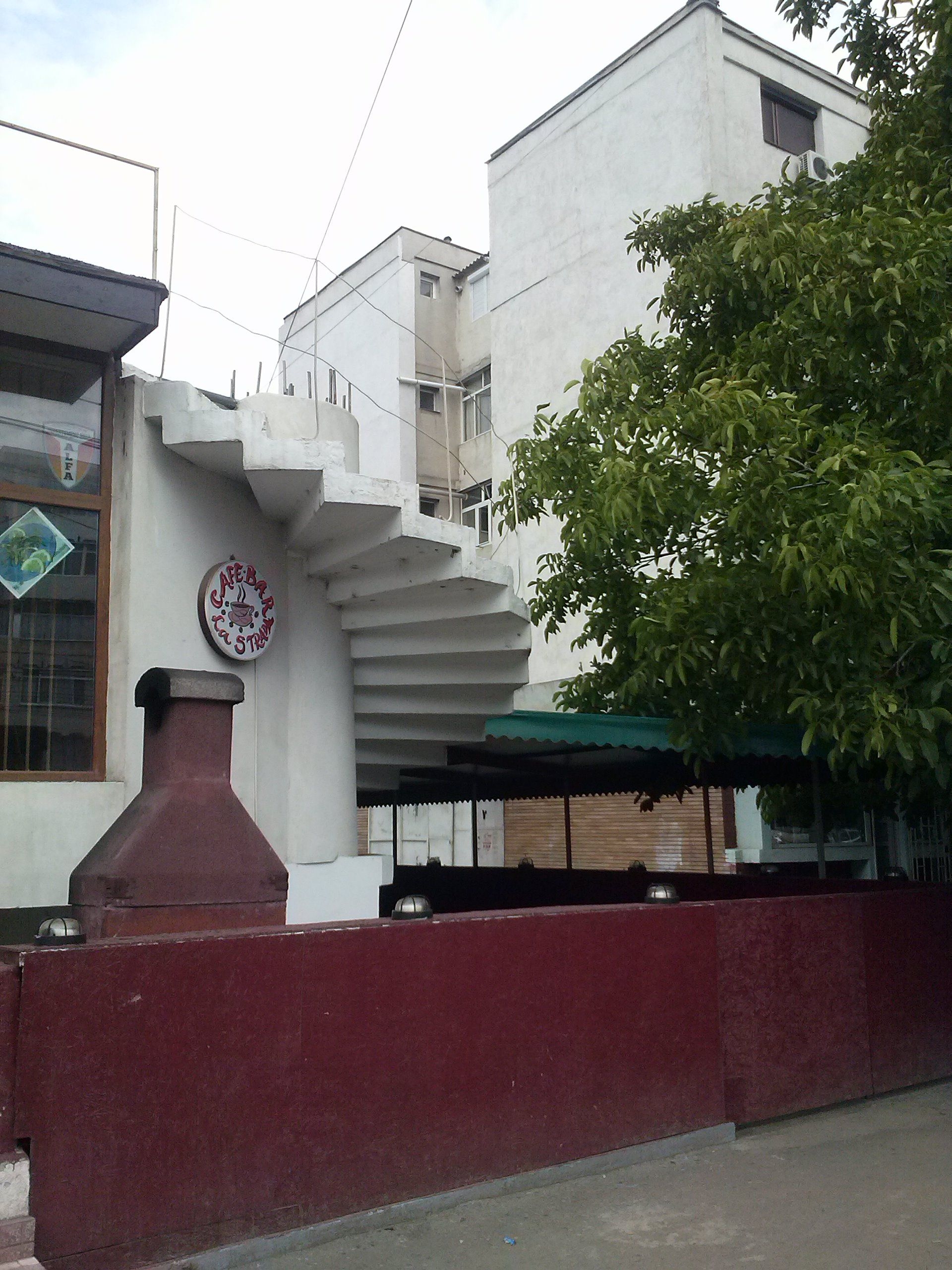 Ciudăţenii gălăţene: Scara neterminată de la "Două babe"