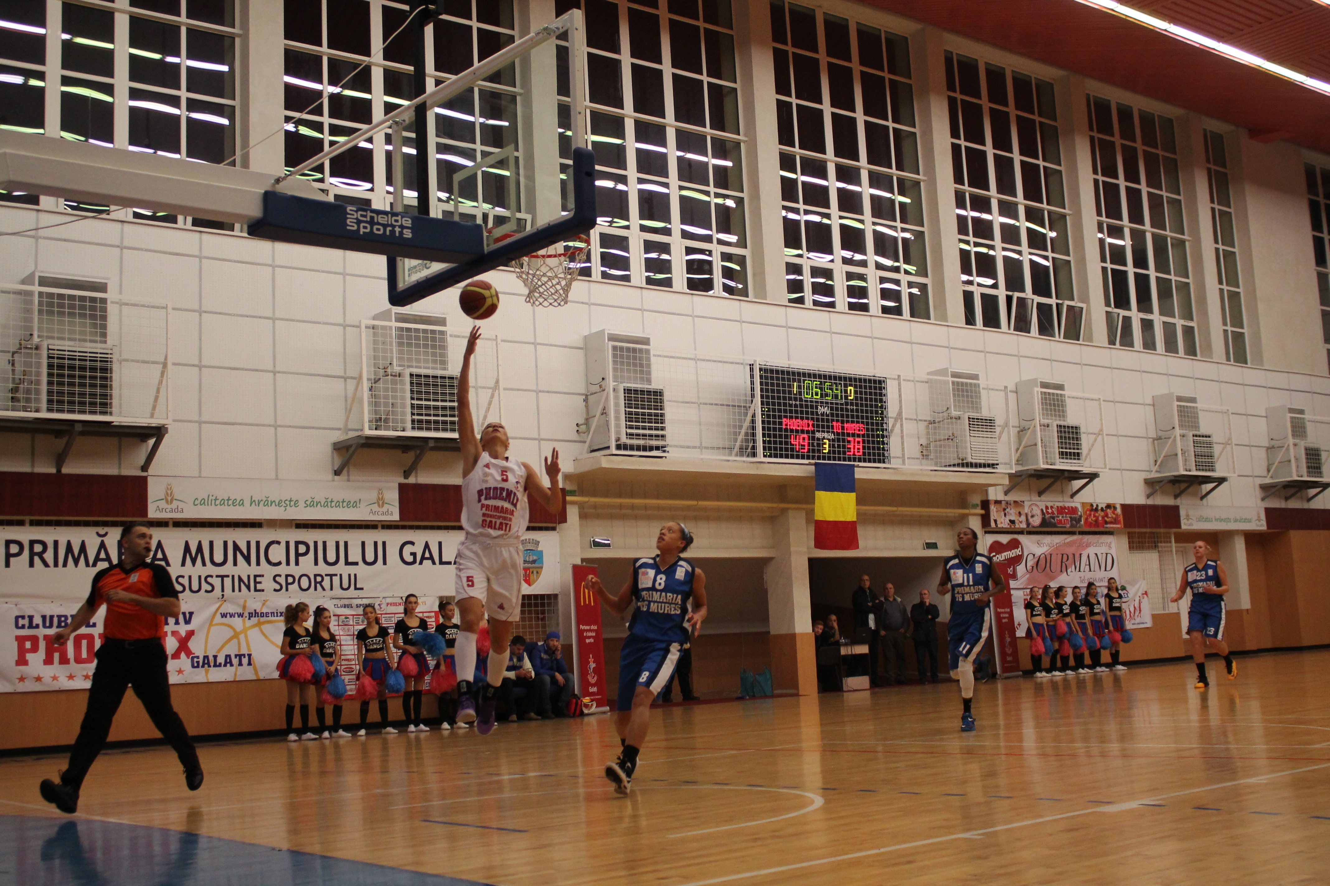 (FOTO) A treia VICTORIE consecutivă pentru baschetbalistele de la PHOENIX