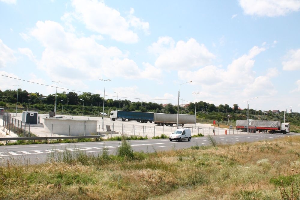 Câte TIR-uri trag în parcarea de pe Centură