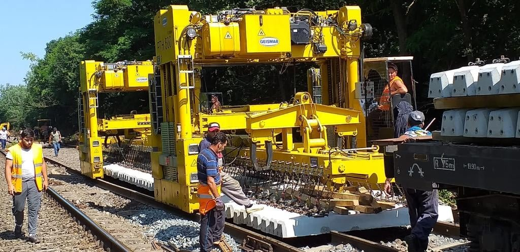 Licitații CFR de 40 de milioane de lei, pentru traverse și cleme elastice