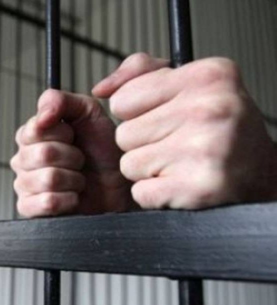 Gălăţeni ARESTAȚI după ce au obligat două minore să se PROSTITUEZE