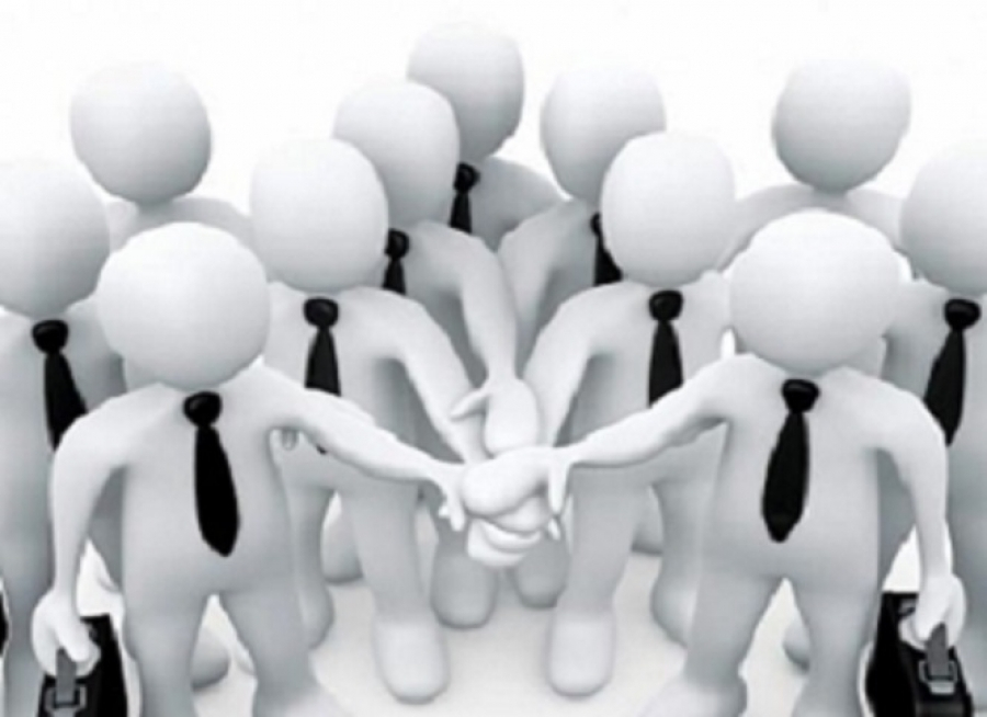 Între dacism autonom conservator, reformă şi comunism